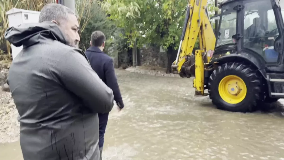 Bodrum Belediyesi’nden Sağanak Yağışlarla Mücadele