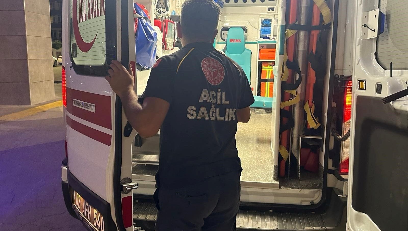 bicagi gogsune sapladi FQDW496E