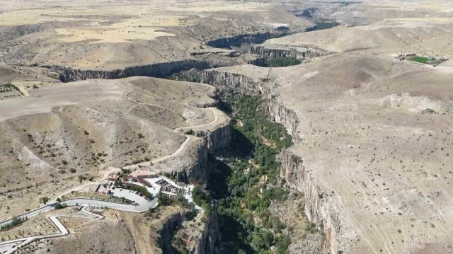 dunyanin en buyuk ikinci sakli hazinesi binlerce kisi akin akin bolgeye gidiyor OGcCs64C