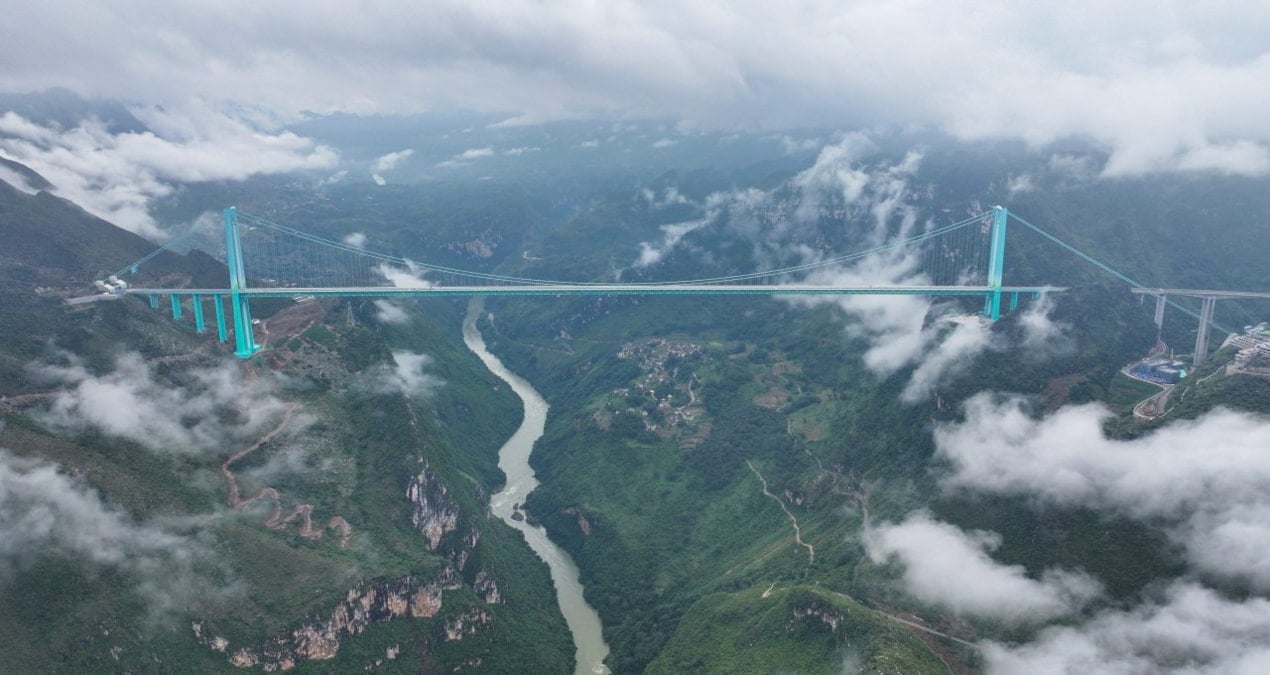 dunyanin en yuksekteki koprusu acildi xAh4SRF4