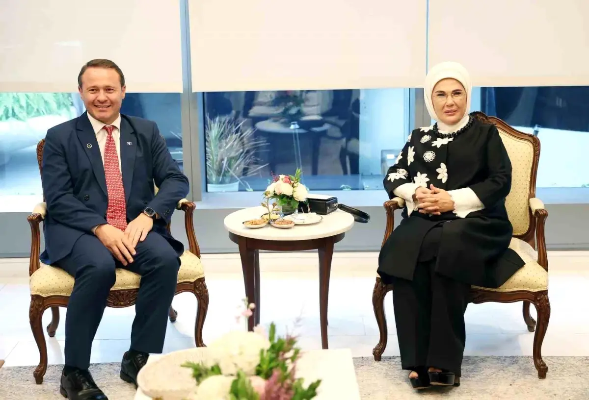 emine erdogan kosova cumhurbaskaninin esi ile gorusme gerceklestirdi 451x27em