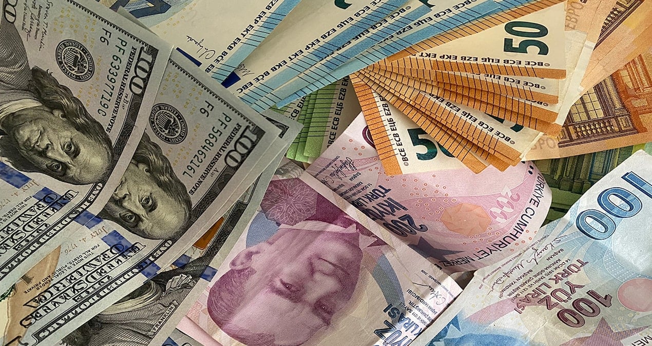 herkes cebindeki paralari kontrol ediyor gerceginden ayirt edilmiyor 9LhJ9Gcg