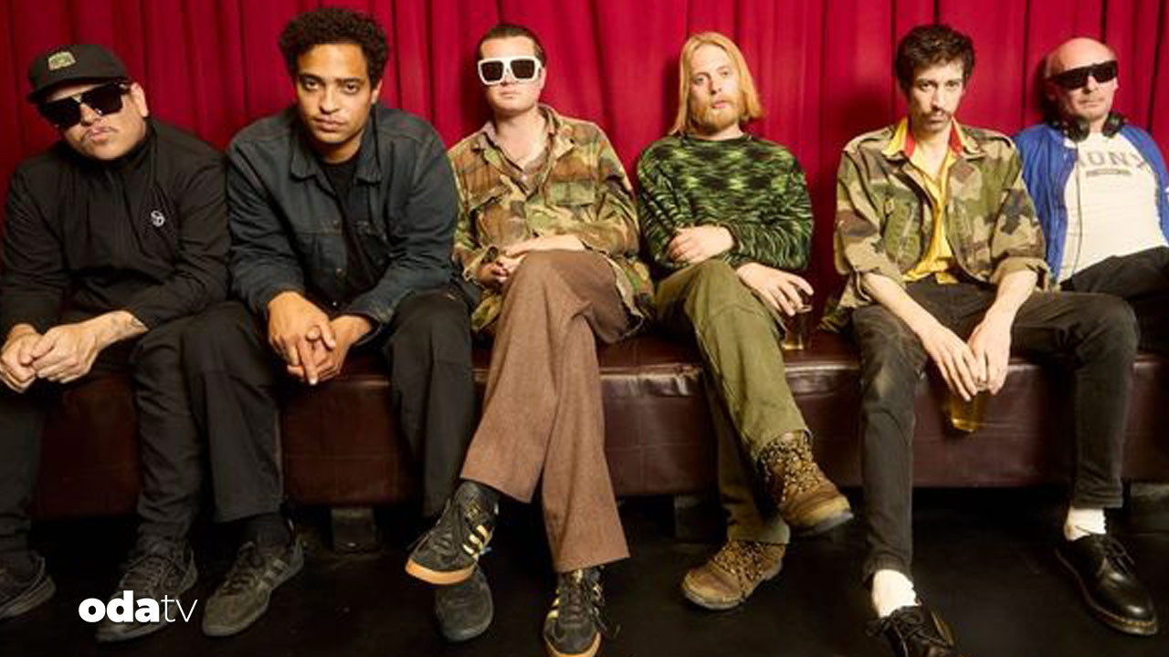 warmduscher ilk kez turkiyede ErSLwSS6