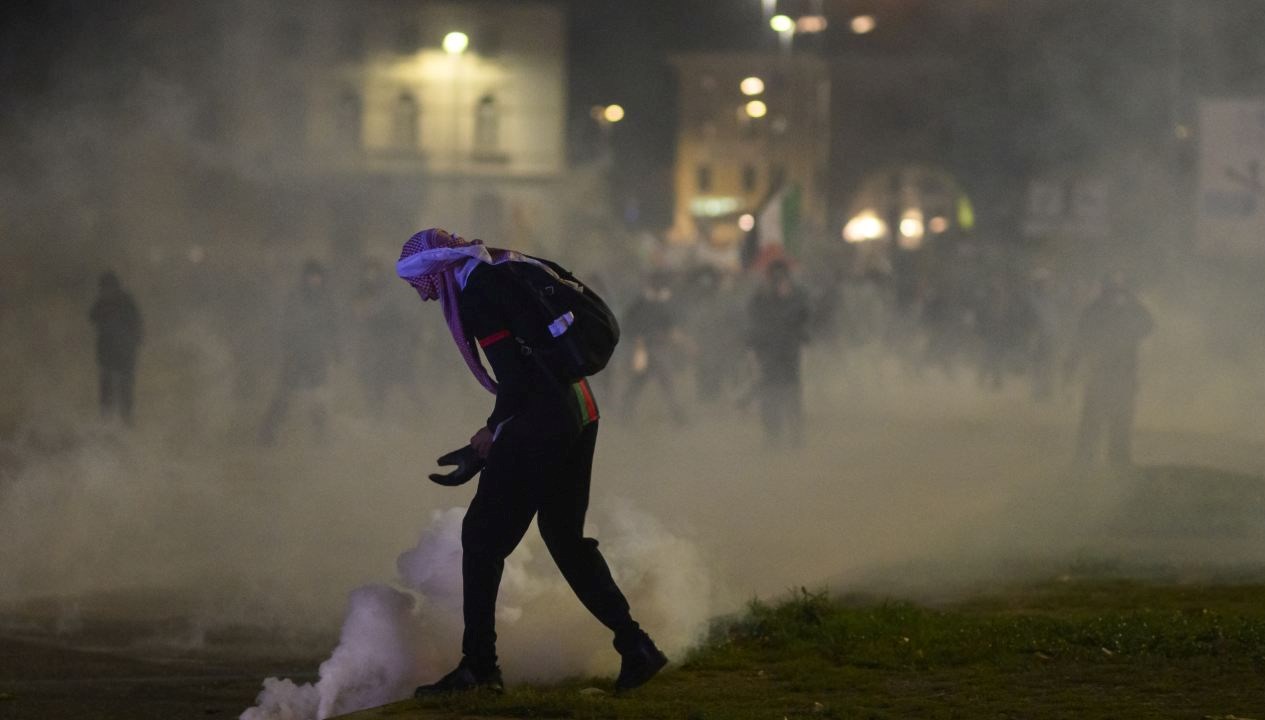 italya israil maci protestolarinda 13 kisi yaralandi UBPMWZiv.jpg