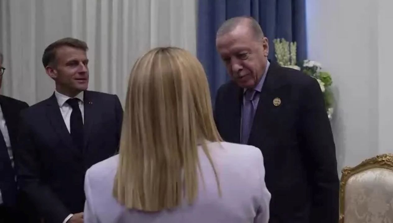 zirveye damga vuran diyalog dunya basininda trumpin gecikmesi neselerini bozmadi 2PdrxVn5.jpg
