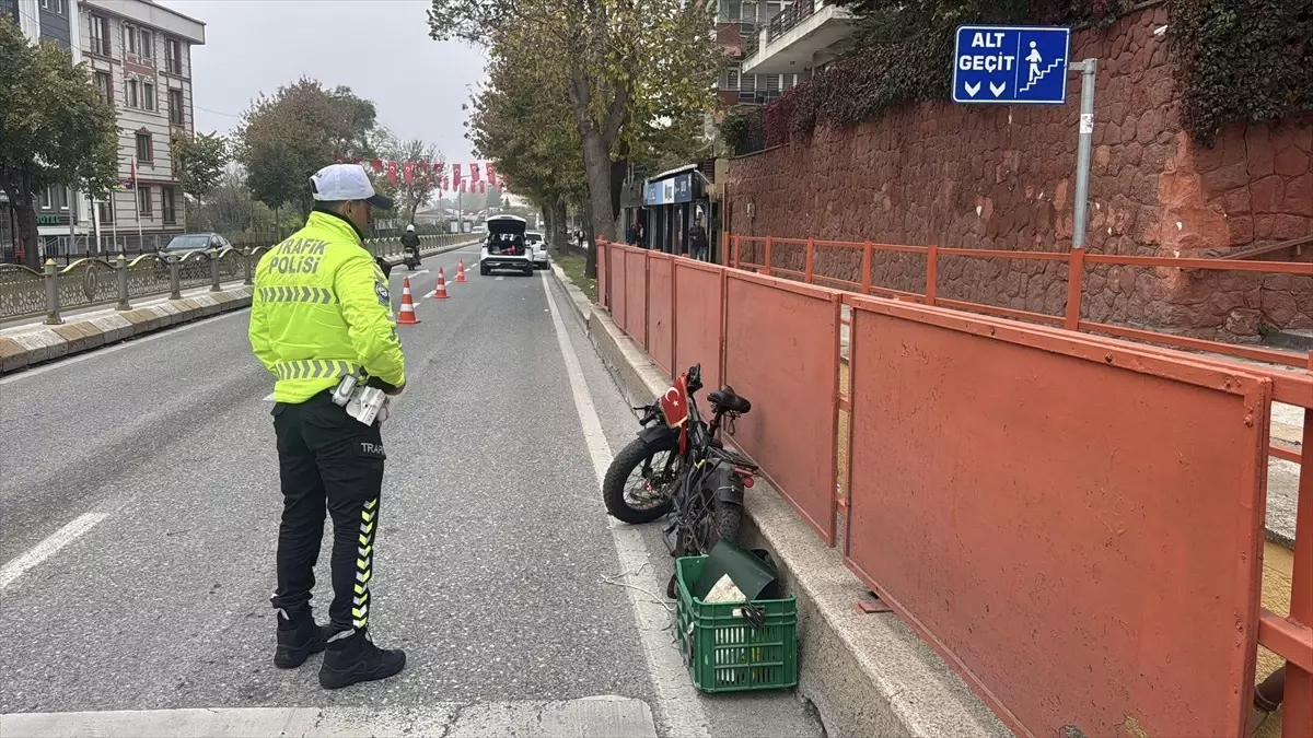 edirnede elektrikli bisiklet kamyona carpti IxjHFeic.jpg