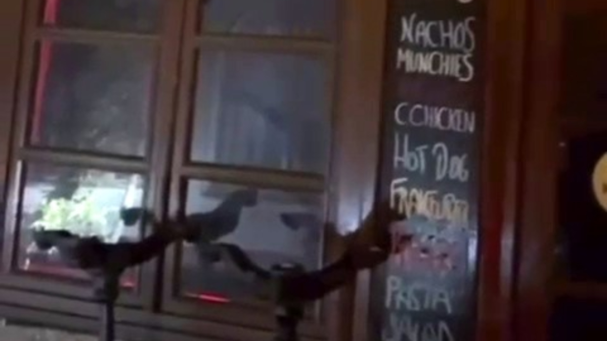 izmirde eglence mekanina silahli saldiri RAjbIiLj.jpg