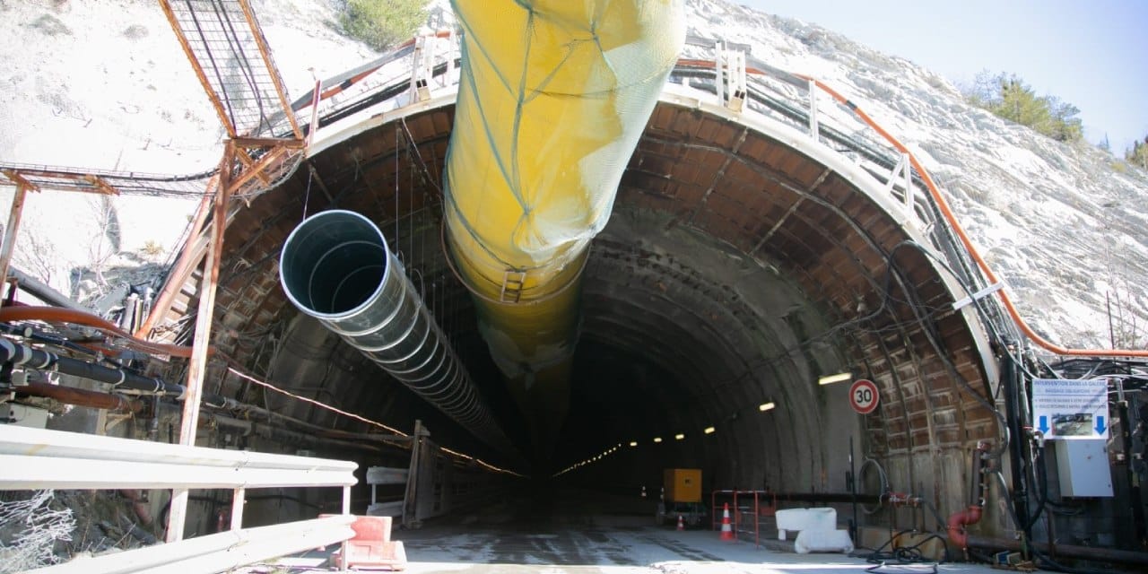 Alpler’de Tarihi Demiryolu Projesi: 1 Milyon Tır Yola Veda Ediyor